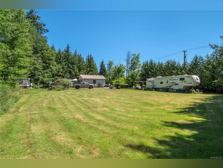 7602 N Island Highway, Black Creek, BC, V9J 1G3 - 31