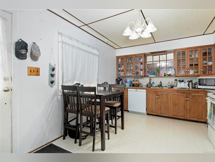 7602 N Island Highway, Black Creek, BC, V9J 1G3 - 10
