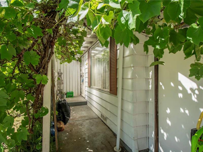 7602 N Island Highway - 5