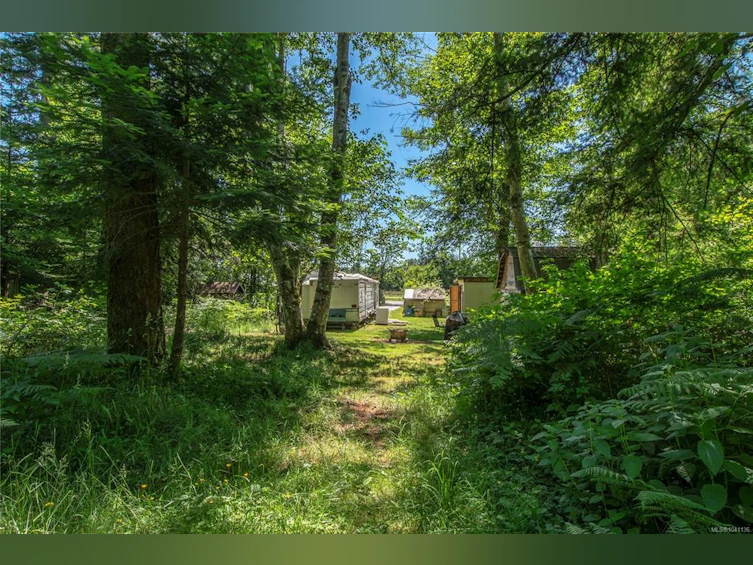 7602 N Island Highway, Black Creek, BC, V9J 1G3 - 37