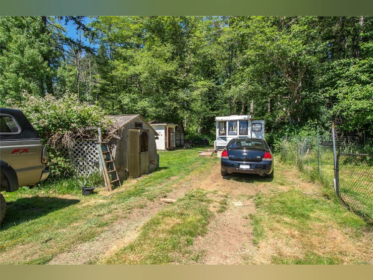 7602 N Island Highway, Black Creek, BC, V9J 1G3 - 33