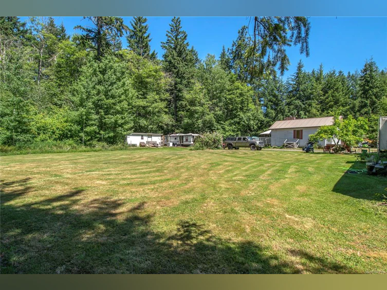 7602 N Island Highway, Black Creek, BC, V9J 1G3 - 32