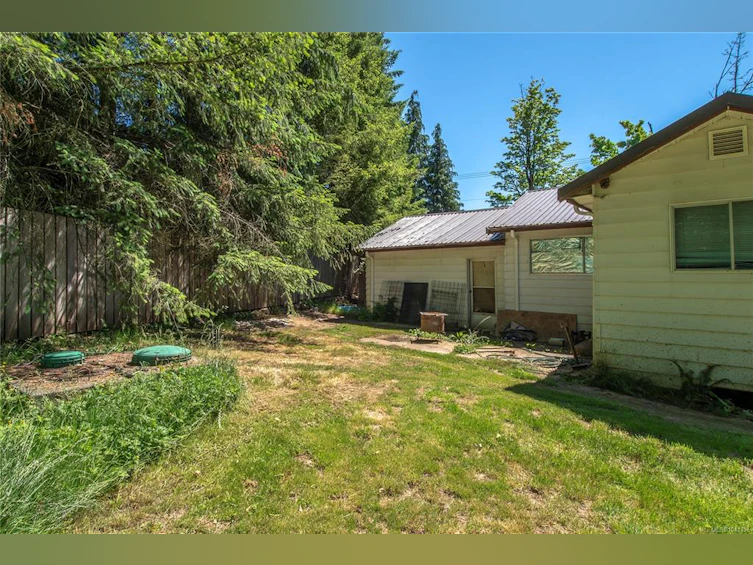 7602 N Island Highway, Black Creek, BC, V9J 1G3 - 27