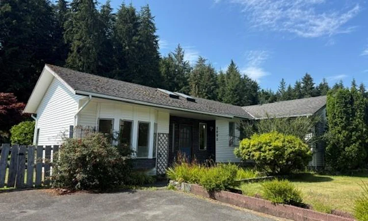 5890 Beaver Harbour Road