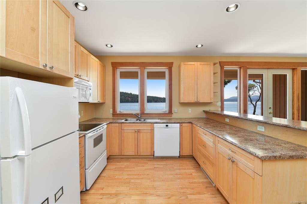 647 Dinner Bay Road, Mayne Island, BC, V0N 2J2 - 12