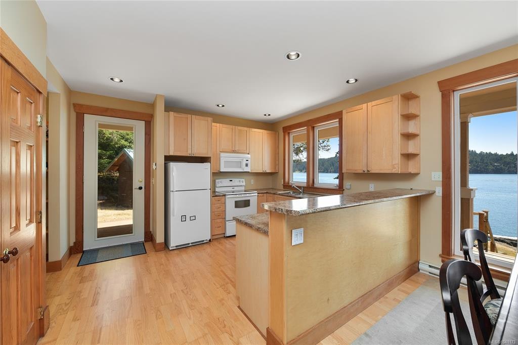 647 Dinner Bay Road, Mayne Island, BC, V0N 2J2 - 15