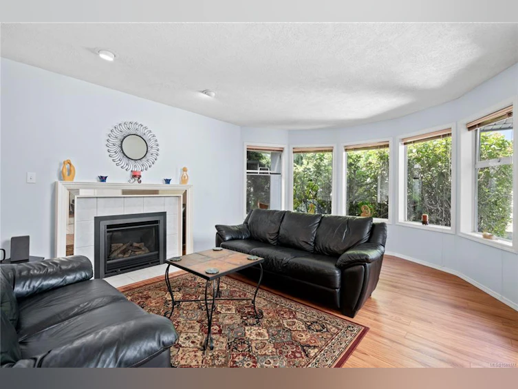 4239 Arbordale Court, Saanich, BC, V8N 6K1 - 5