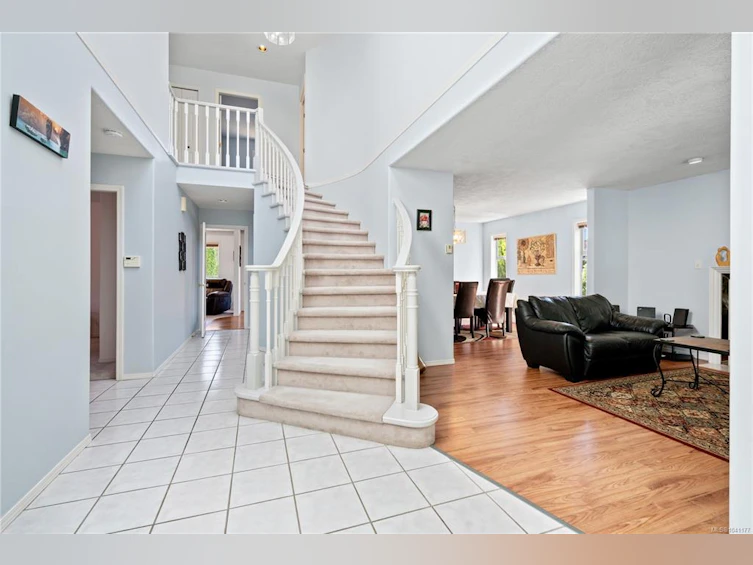 4239 Arbordale Court, Saanich, BC, V8N 6K1 - 3