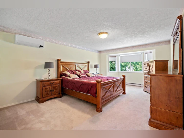 4239 Arbordale Court, Saanich, BC, V8N 6K1 - 26