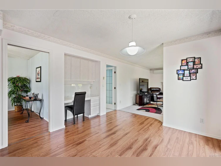 4239 Arbordale Court, Saanich, BC, V8N 6K1 - 12
