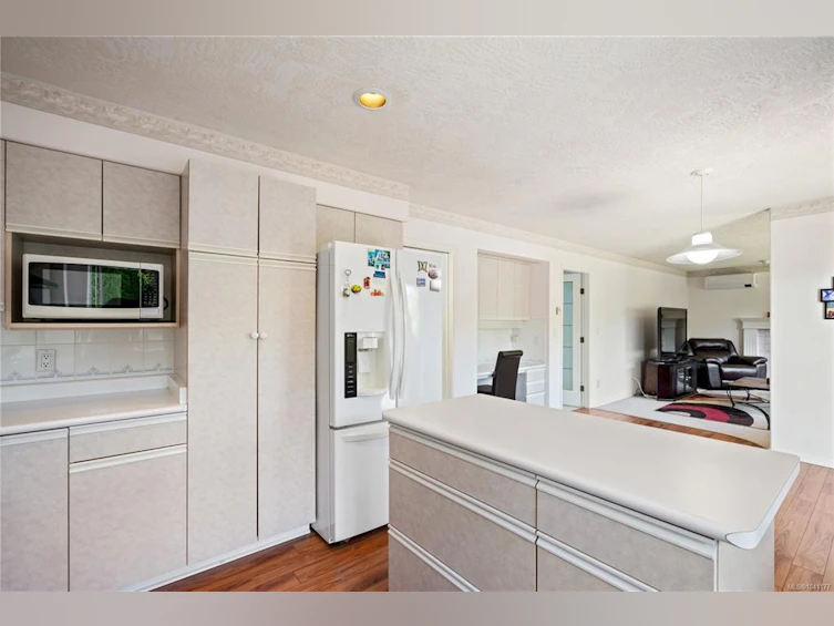 4239 Arbordale Court, Saanich, BC, V8N 6K1 - 20