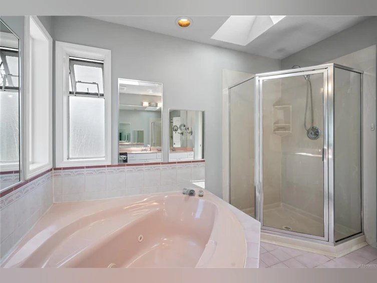 4239 Arbordale Court, Saanich, BC, V8N 6K1 - 29