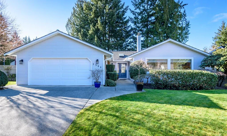 1580 Beaconsfield Crescent