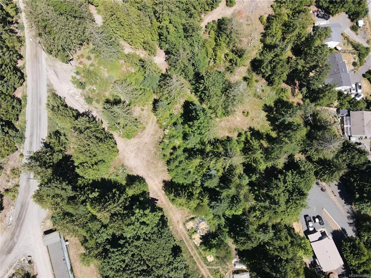 1718 Warn Way, Qualicum Beach, BC, V9K 2S3 - 4