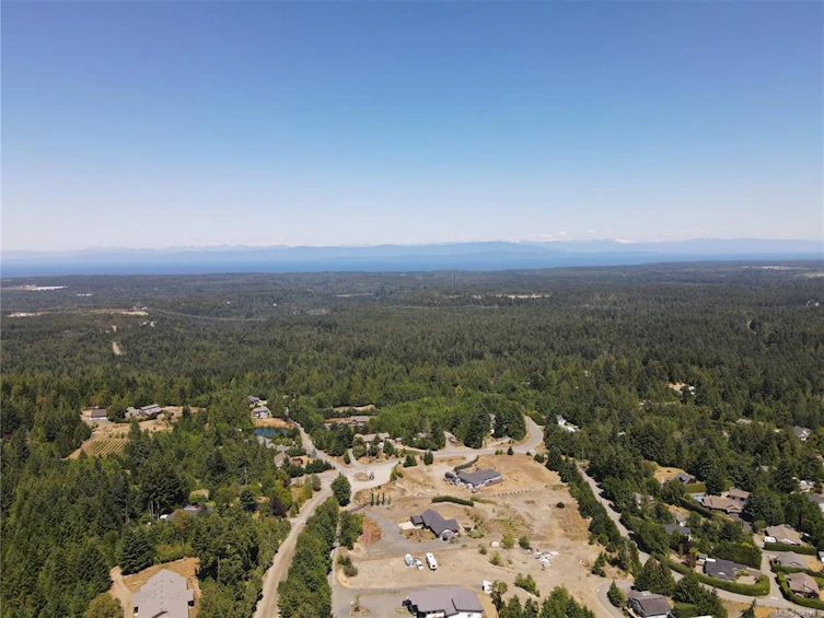 1718 Warn Way, Qualicum Beach, BC, V9K 2S3 - 6