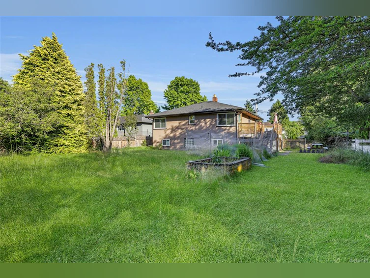 1650 Chandler Avenue, Victoria, BC, V8S 1N6 - 5