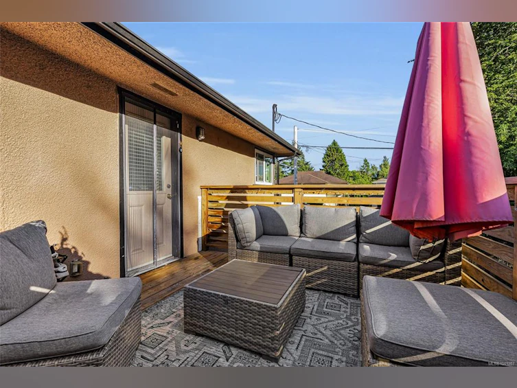 1650 Chandler Avenue, Victoria, BC, V8S 1N6 - 11
