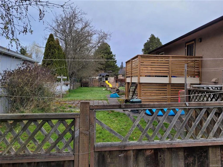 1650 Chandler Avenue, Victoria, BC, V8S 1N6 - 18