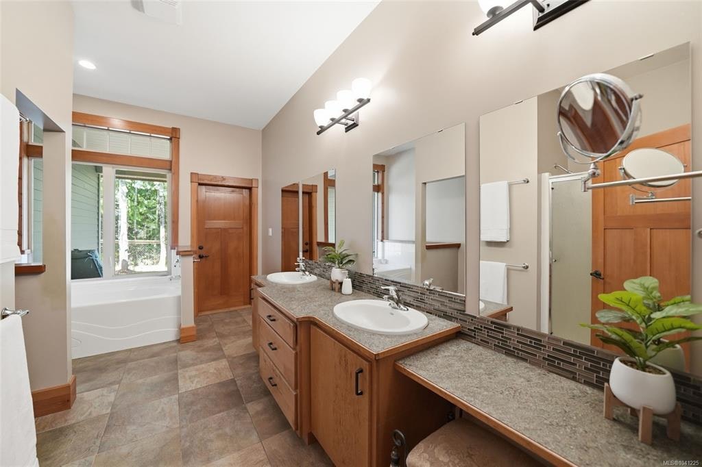 1195 Spider Lake Road, Qualicum Beach, BC, V9K 2L7 - 24