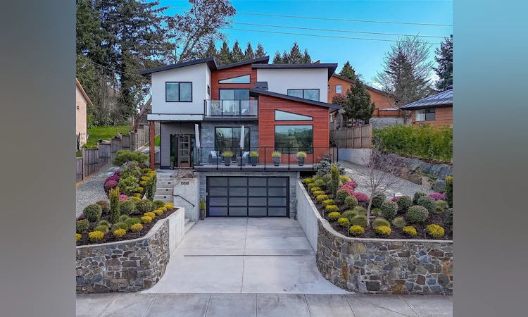 6575 Central Saanich Road