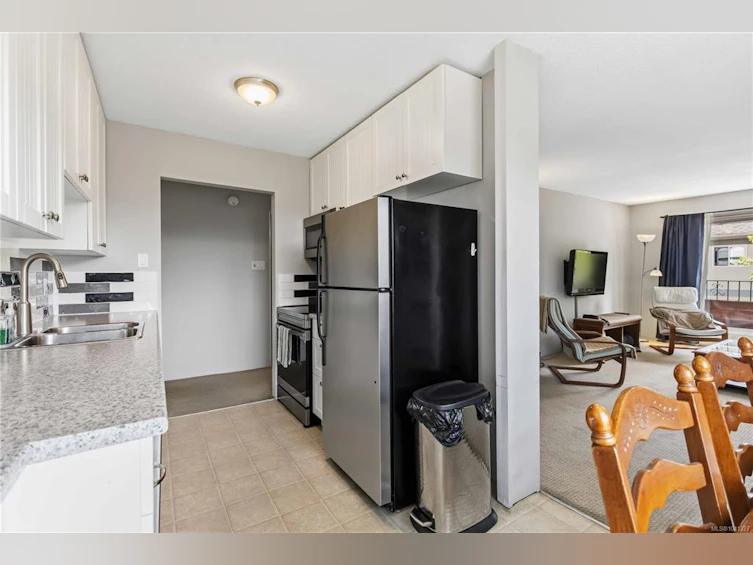 401-1571 Mortimer Street, Saanich, BC, V8P 3A7 - 13