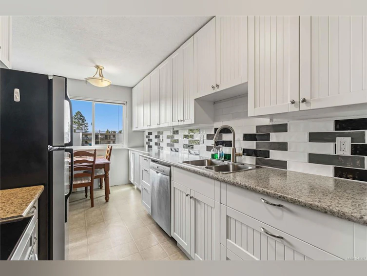 401-1571 Mortimer Street, Saanich, BC, V8P 3A7 - 15