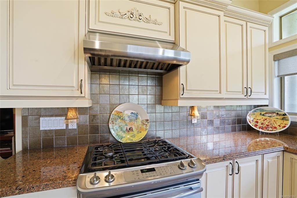 817 Lakes Boulevard, French Creek, BC, V9P 2P8 - 15