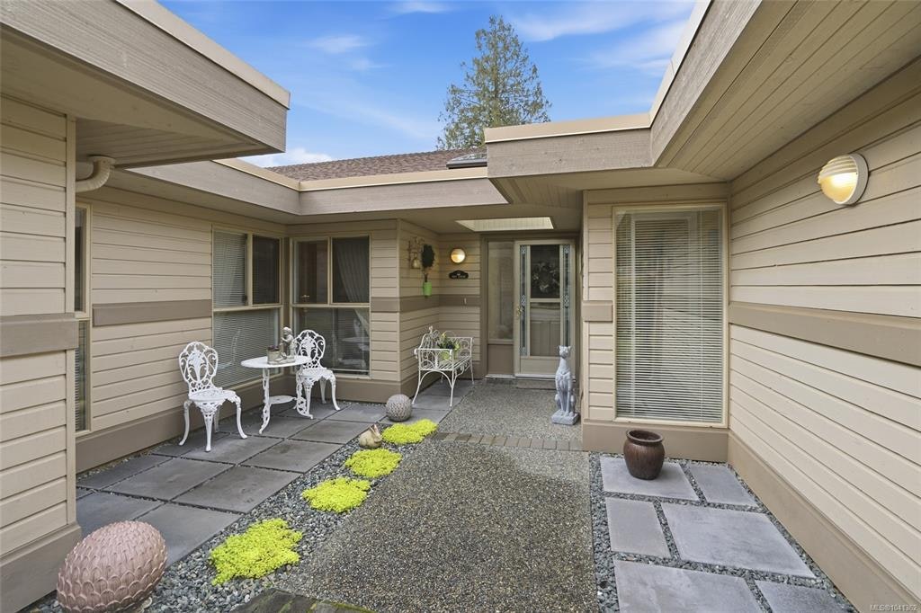 817 Lakes Boulevard, French Creek, BC, V9P 2P8 - 44