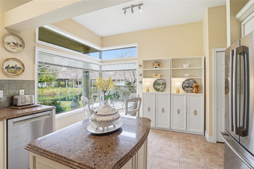 817 Lakes Boulevard, French Creek, BC, V9P 2P8 - 12