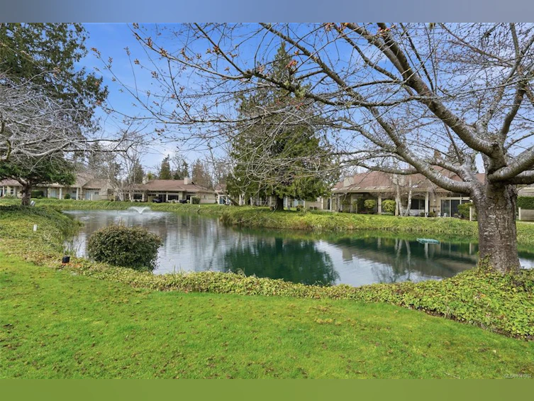 817 Lakes Boulevard, French Creek, BC, V9P 2P8 - 2