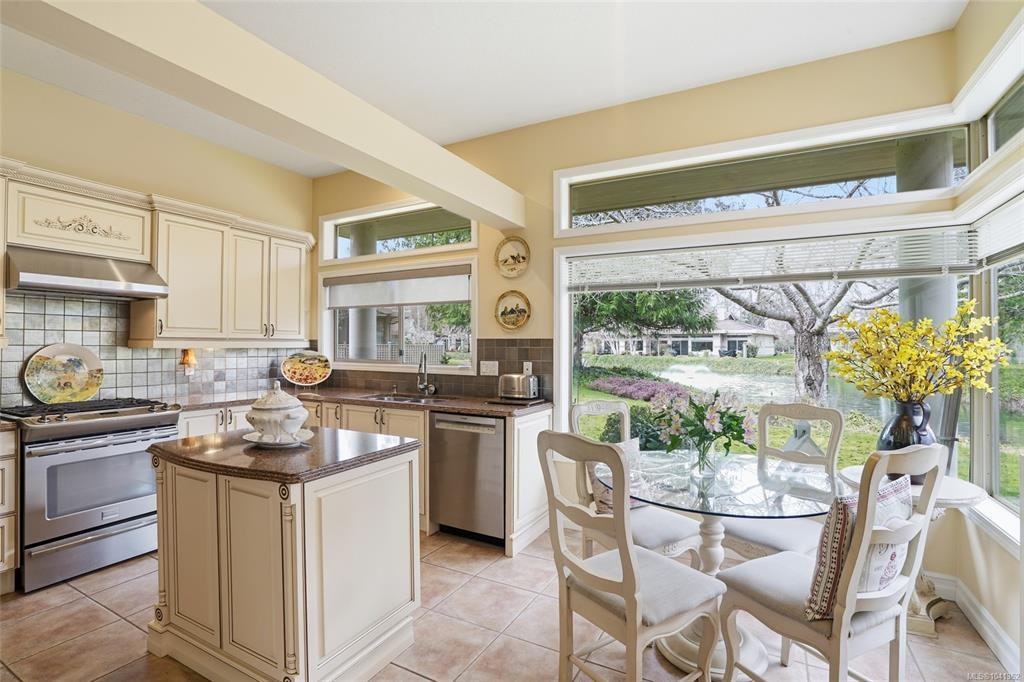 817 Lakes Boulevard, French Creek, BC, V9P 2P8 - 13