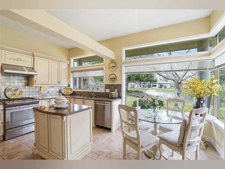 817 Lakes Boulevard, French Creek, BC, V9P 2P8 - 13