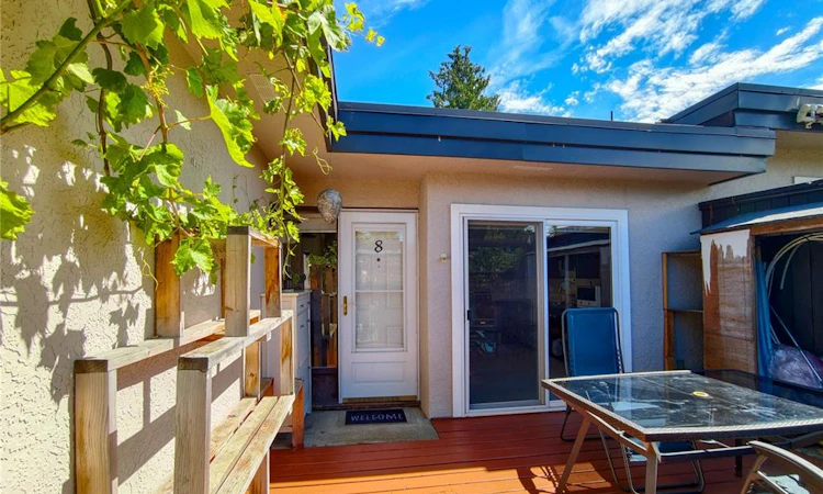 8-3060 Harriet Road
