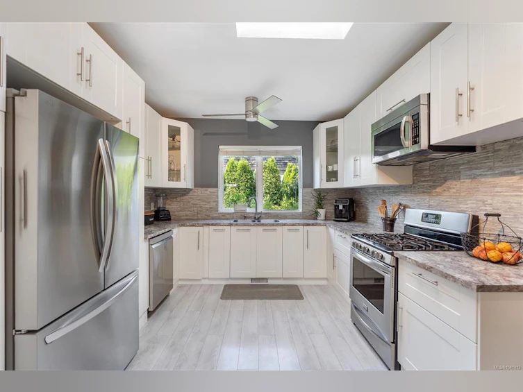 3054 Millgrove Street, Saanich, BC, V9A 1X5 - 7