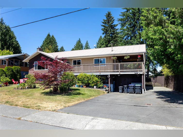 1031 16th Street, Courtenay, BC, V9N 1X8 - 2