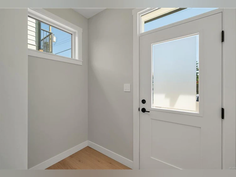 2022B Galerno Road, Campbell River, BC, V9W 0A2 - 2