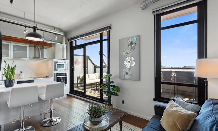 704-1029 View Street