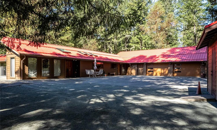 1698 Millstream Road