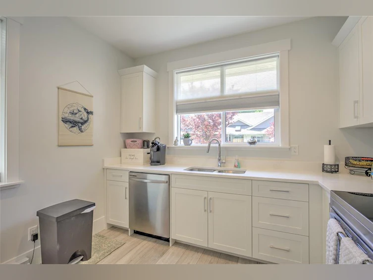 35-300 Grosskleg Way, Lake Cowichan, BC, V0R 2G1 - 9