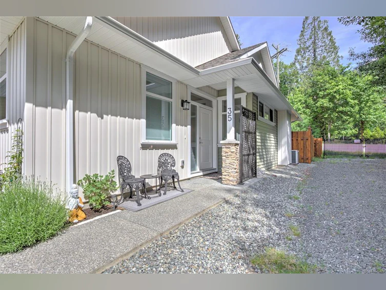 35-300 Grosskleg Way, Lake Cowichan, BC, V0R 2G1 - 4