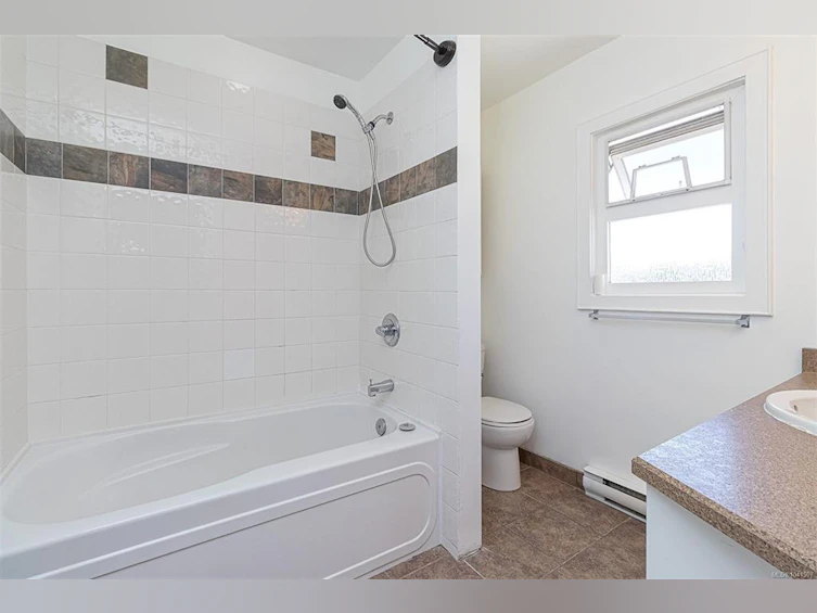 881 Leslie Drive, Saanich, BC, V8X 2Y3 - 18