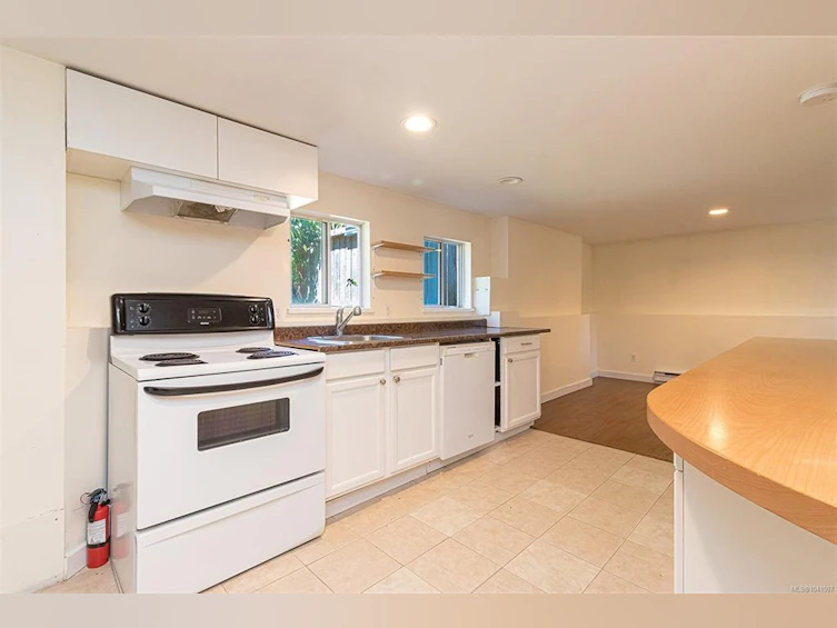 881 Leslie Drive, Saanich, BC, V8X 2Y3 - 26