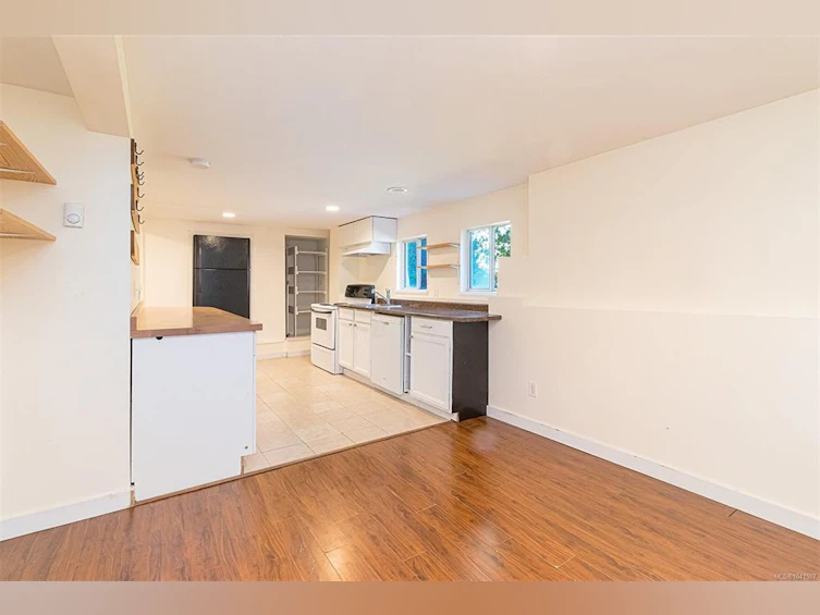 881 Leslie Drive, Saanich, BC, V8X 2Y3 - 24