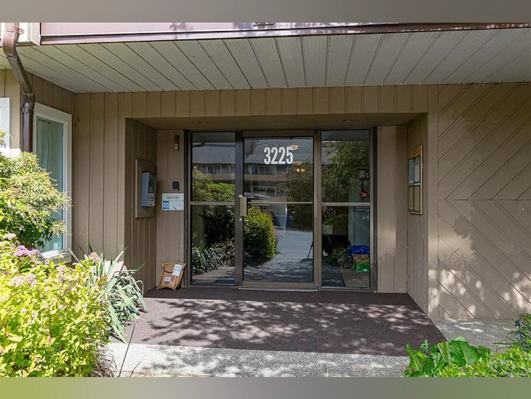 308-3225 Alder Street, Saanich, BC, V8X 1P3 - 2