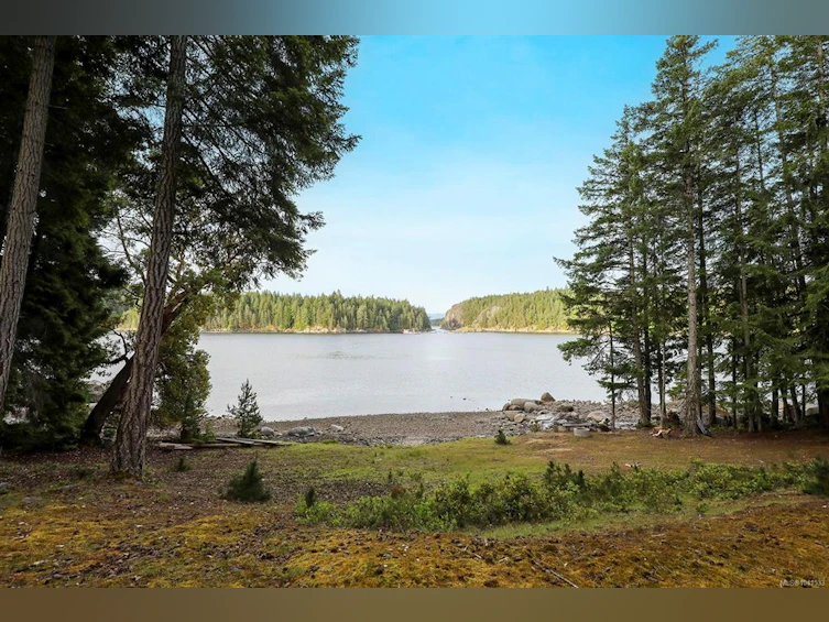 0 Tan Island, Cortes Island, BC, V0P 1Z0 - 35