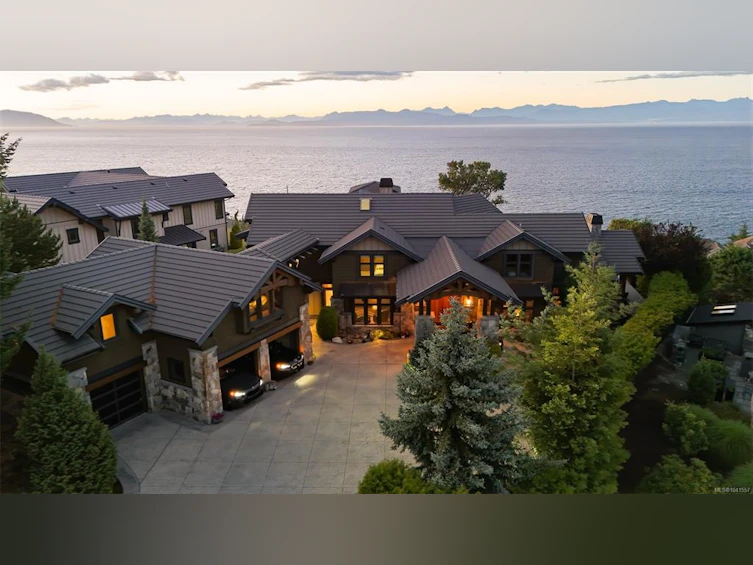 5025 Hinrich View, Nanaimo, BC, V9V 0A2 - 2