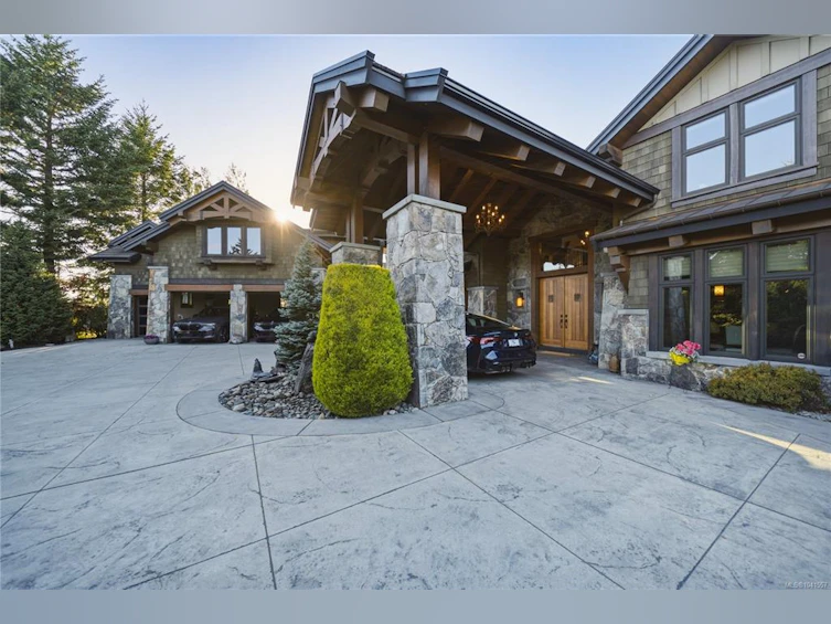 5025 Hinrich View, Nanaimo, BC, V9V 0A2 - 5
