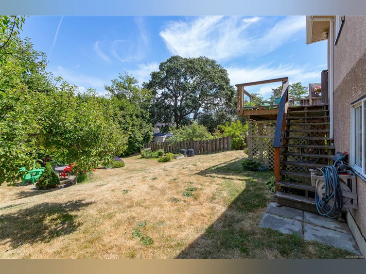 3405 Browning Street, Saanich, BC, V8P 4C9 - 40