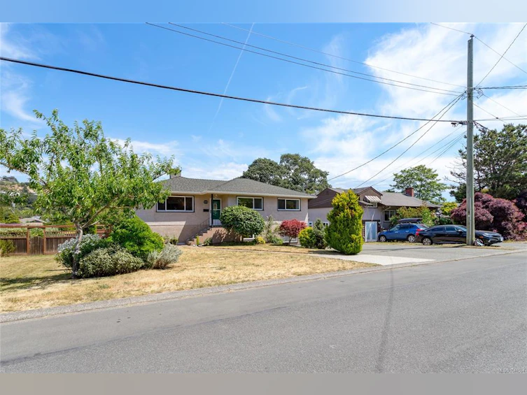 3405 Browning Street, Saanich, BC, V8P 4C9 - 44