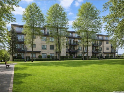 306-330 Waterfront Crescent - 3
